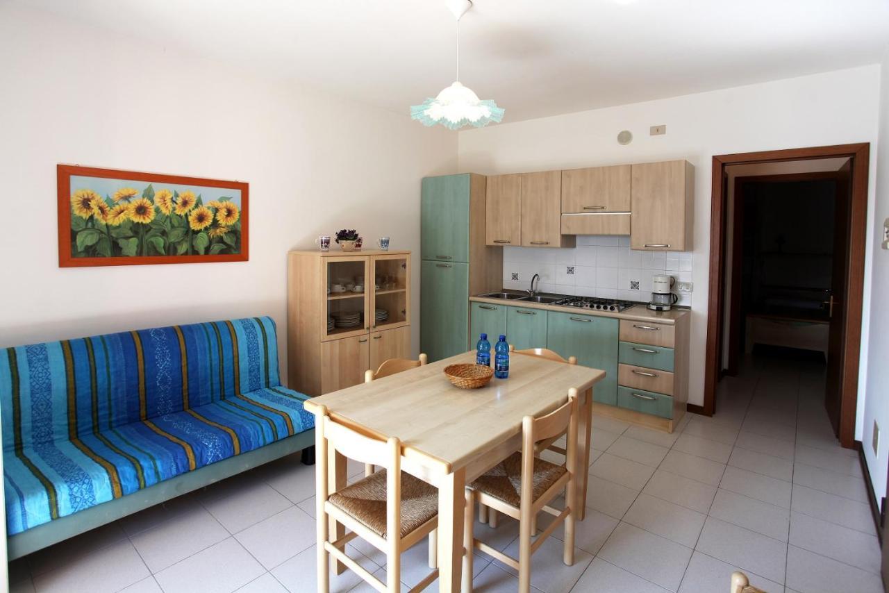 Albatros Apartment Каорле Екстериор снимка