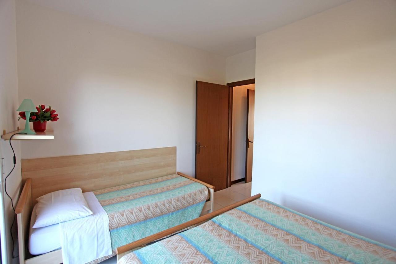 Albatros Apartment Каорле Екстериор снимка