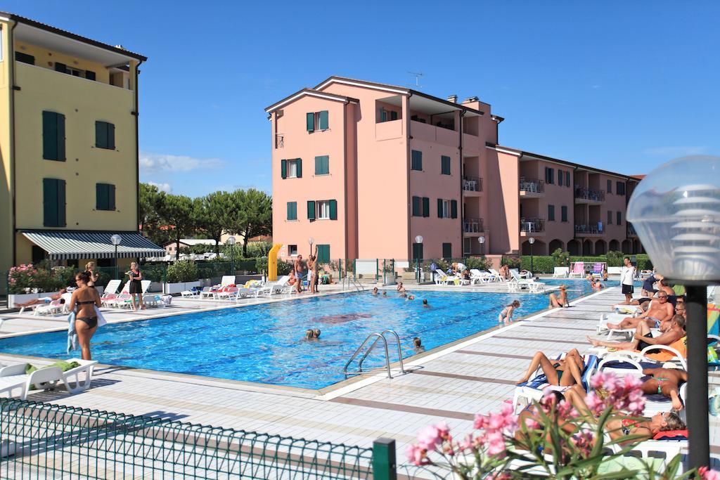 Albatros Apartment Каорле Екстериор снимка